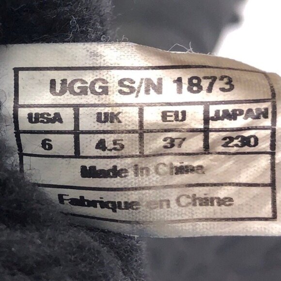 UGG Bailey Button Triplet Sheepskin Winter Boots 6 - Picture 8 of 13